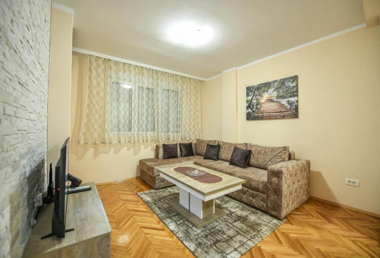 Apartman Centar 2 Podgorica Exterior photo